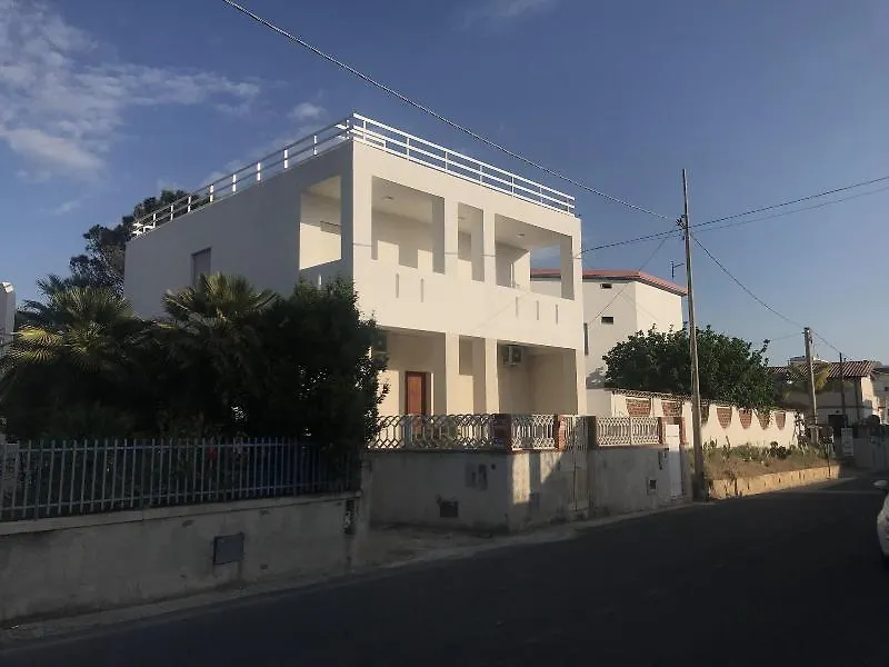 Porta Reale Rooms Noto 5*,  İtalya