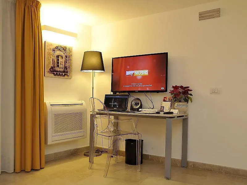 Porta Reale Rooms Noto 5*,